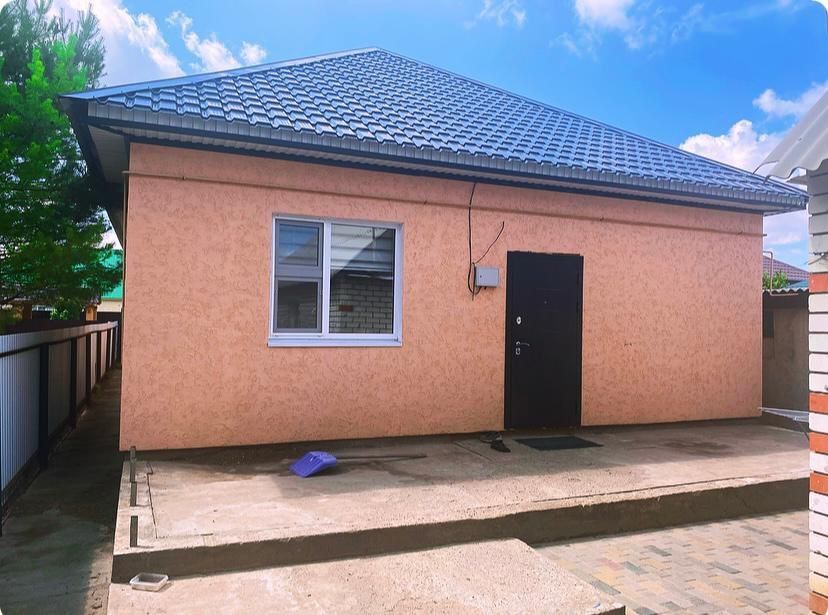 Во дворе 2дома.старый Аэропорт