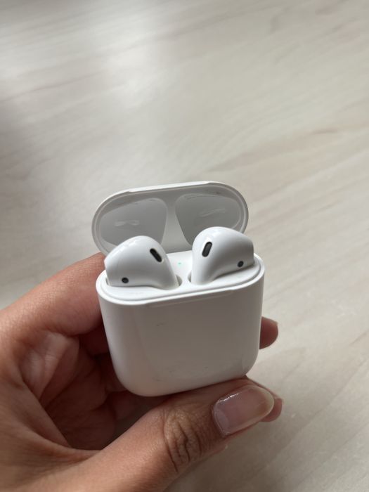 Apple AirPods (1st generation)