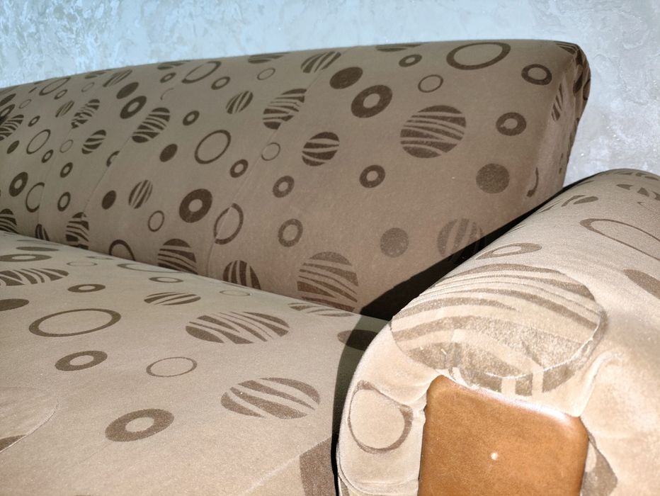 Продам диван б/у (раскладной)