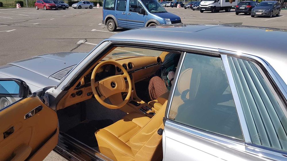 Mercedes SLC 450  din 1973 restaurat