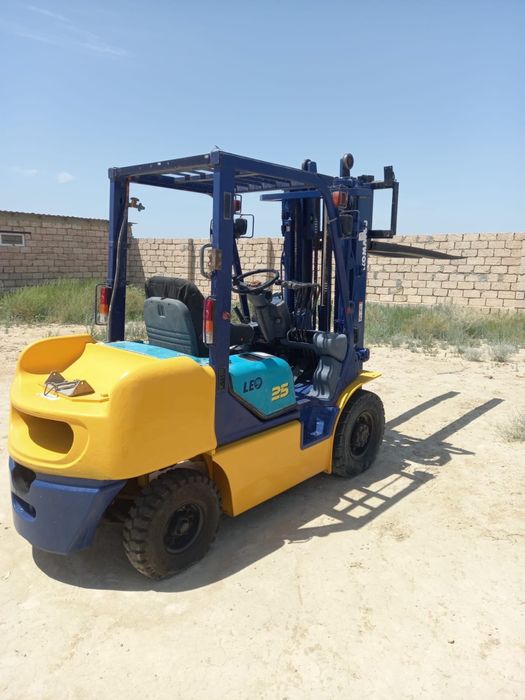 Погрузчик вилочный  Кара Komatsu 2.5тон