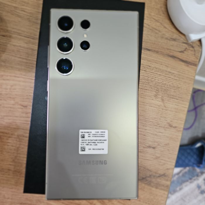 Samsung Galaxy S24 Ultra (модель SM-S928B/DS).