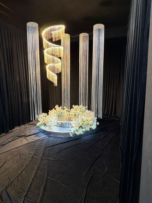 Фотозона декорация искуственные цветы