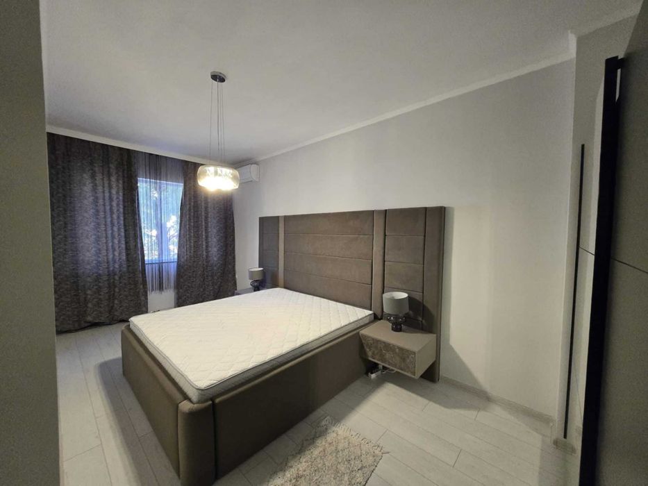 Дава се под наем Тристаен апартамент в Стара Загора, Център - 98 кв.м за 459 € - Снимка #3