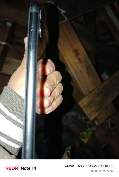 IPhone 11  идеал царапина нет