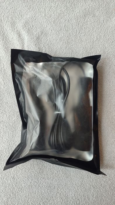 Жилетка за бягане + 2 гъвкави шишета х 250мл.  + Въже за скачане + ???