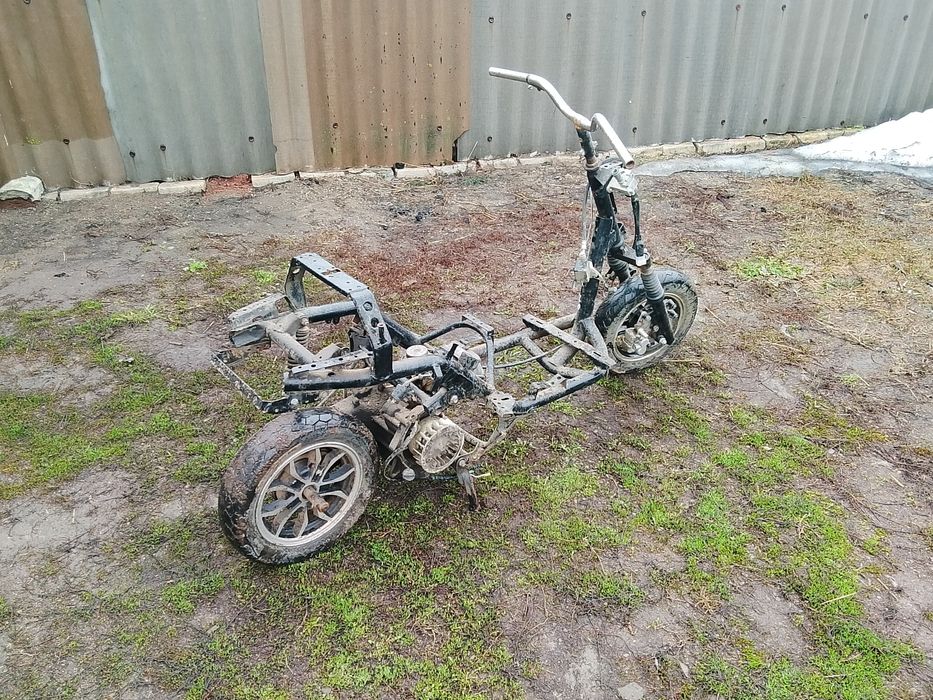 Продам скутер на запчасти