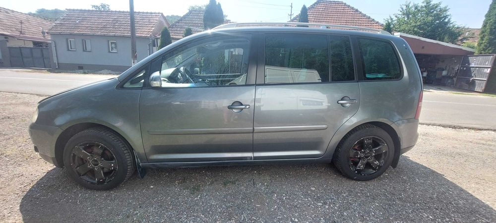 VOLKSWAGEN Touran 2004 — imagine 4