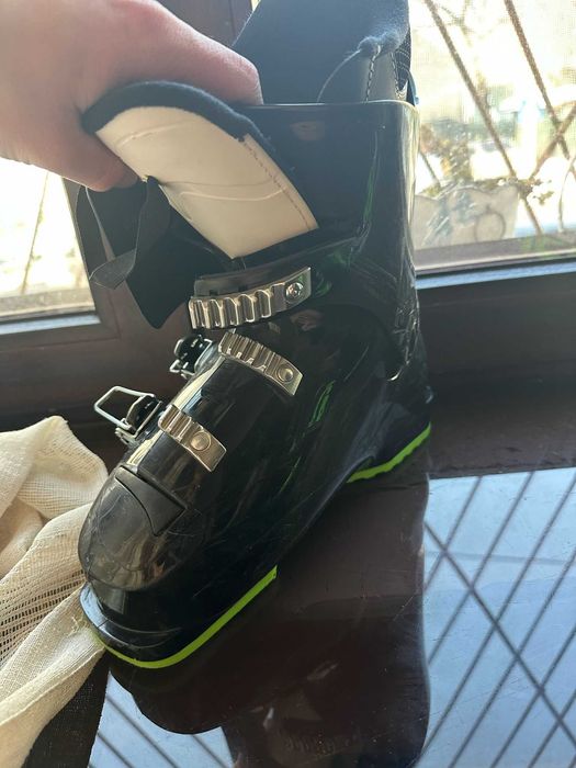 Clapari Rossignol marime 245mm - stare bună, preț accesibil!