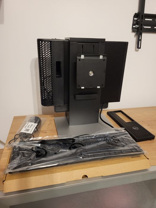 Dell Optiplex SFF 7010 i7 - 13700 2.1GHz 65W - cu suport AIO