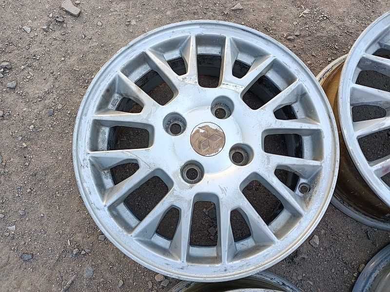 Продам оригинальные легкосплавные диски на Mitsubishi Galant