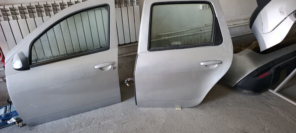 Срочно продам двери Рено Дастер