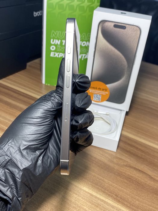 iPhone 15 Pro • 256 GB • Natural Titanium