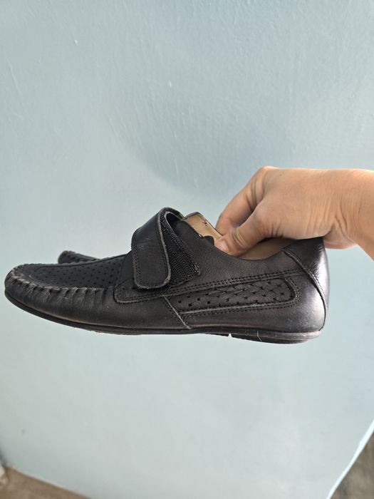 Туфли на мальчики 33 и 37 размер!