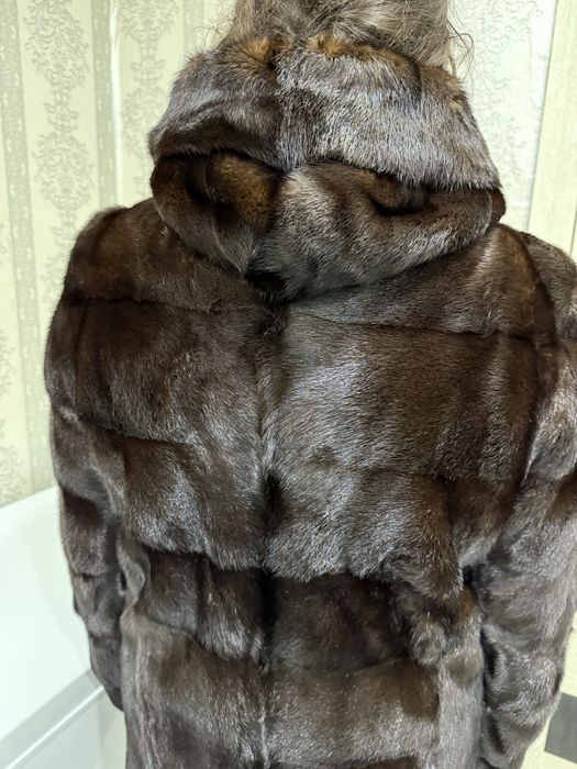 Продам норковую шубу