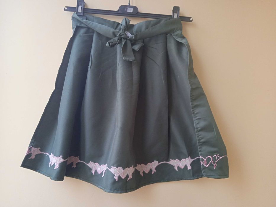 Луксозна дамска престилка (за готвене) - НОВА!