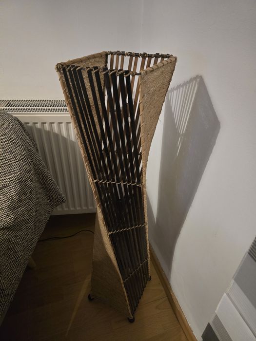 Vand lampadar decorativ