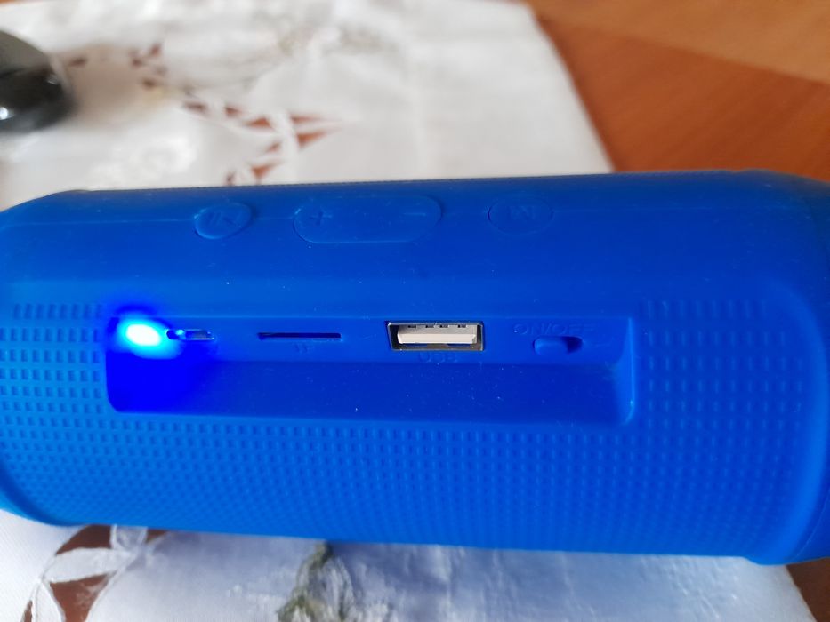 Vând boxă Bluetooth cu USB și card SD