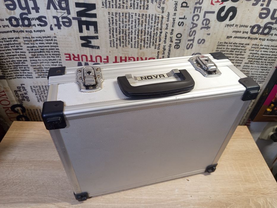 Алуминиев куфар.