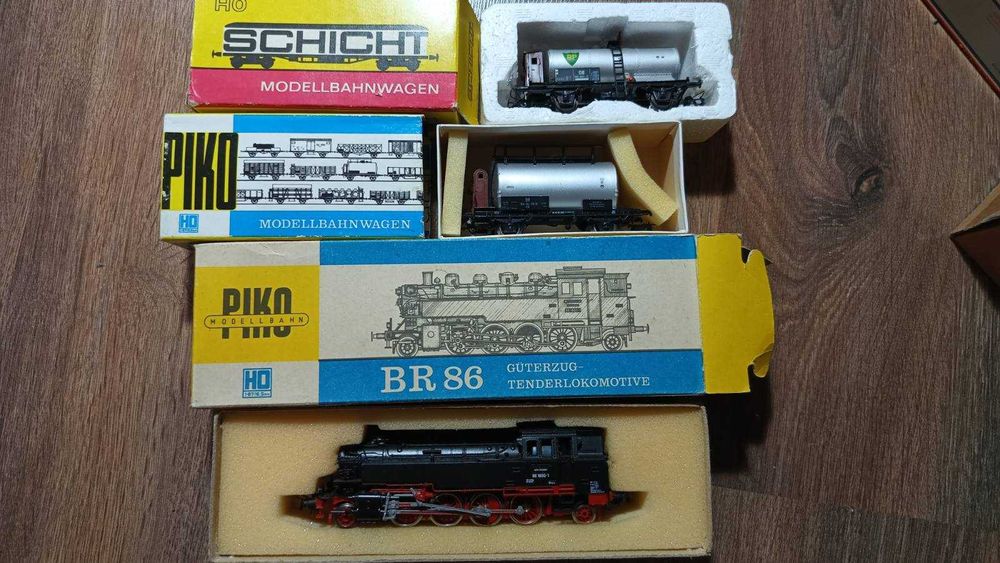 Продавам влакчета и локомотиви на фирмата PIKO