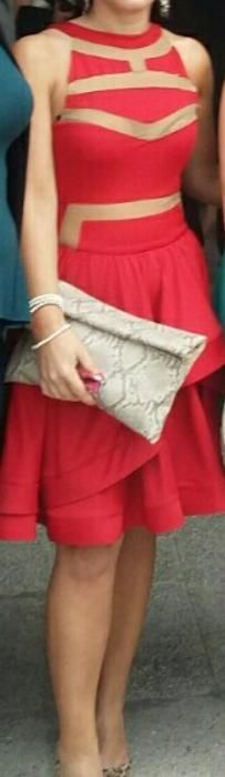 Червена рокля