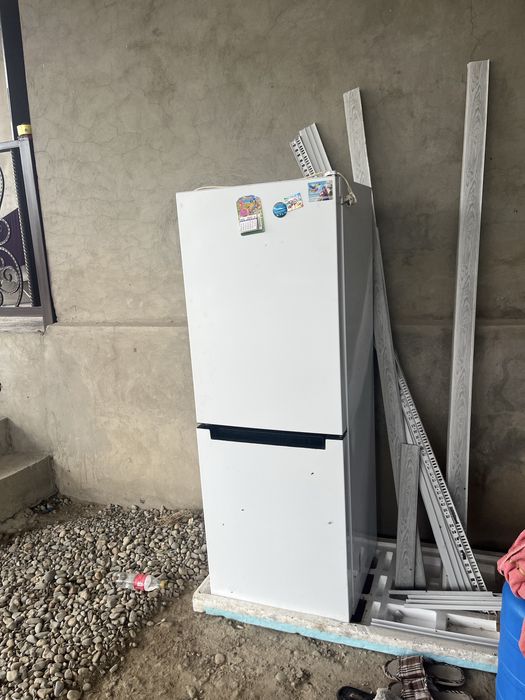 Холодильник indesit