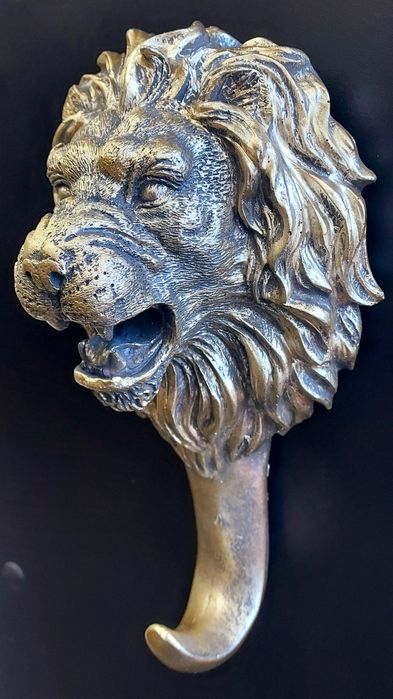 Лъв Закачалка за стена 22см