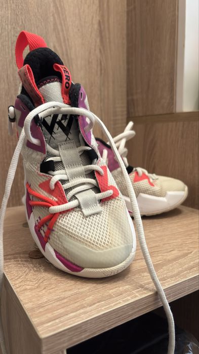 Дамски /детски маратонки Jordan