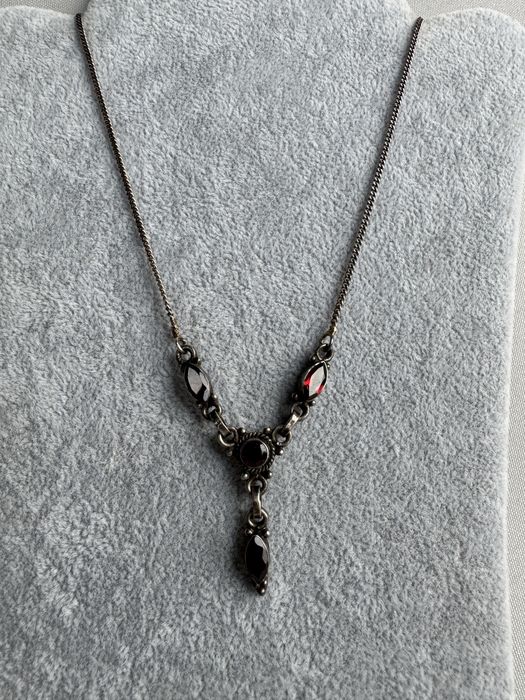 Colier din argint si granate