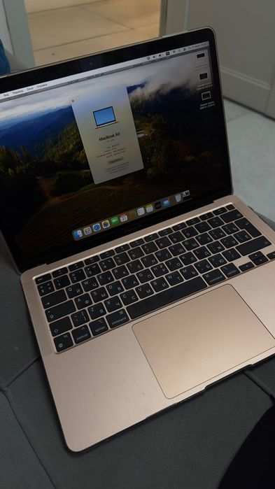 Продам Apple MacBook Air M1 (2020)