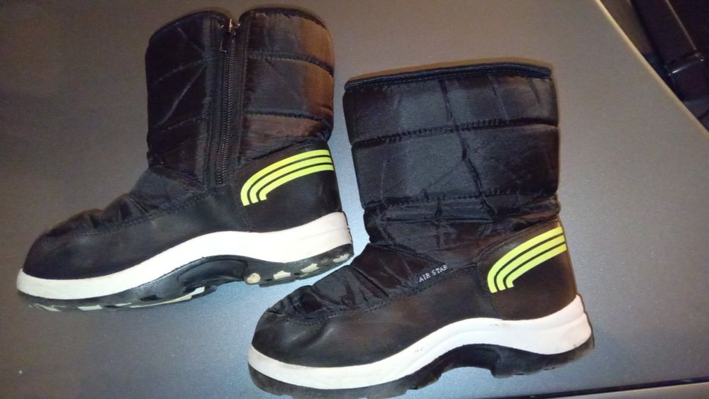 Детски ботуши No 28. Ползвани един сезон.  Запазени.  Изгпдно!