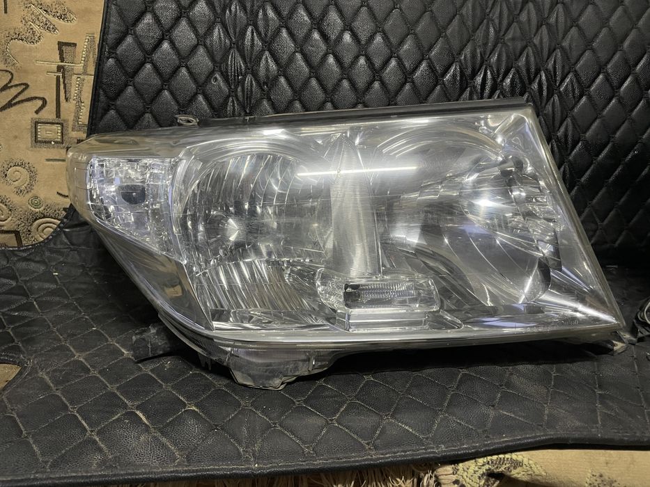 Land cruiser 200 фара передний