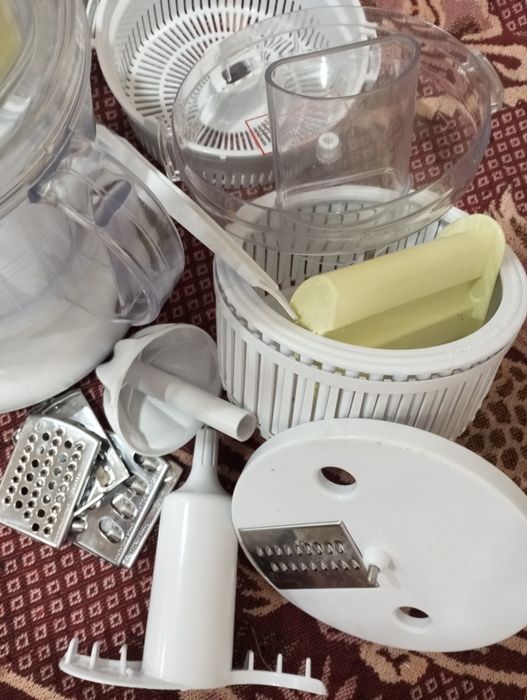 Продам кухонный комбайн