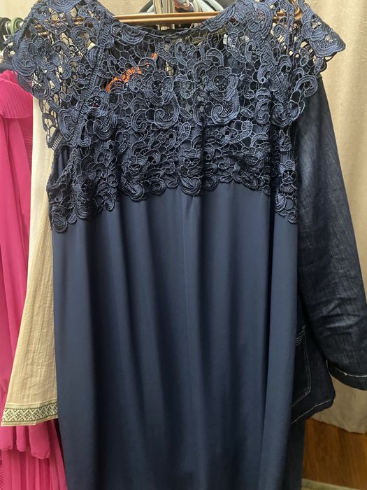 Продам шелковое платье 48-52 раз ,