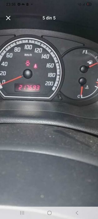 Vand suzuki swift diesel 1.3  stare buna
