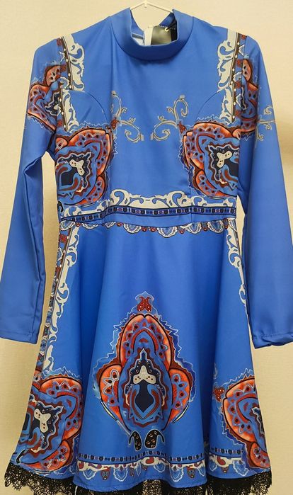 Женская одежда , Плать.