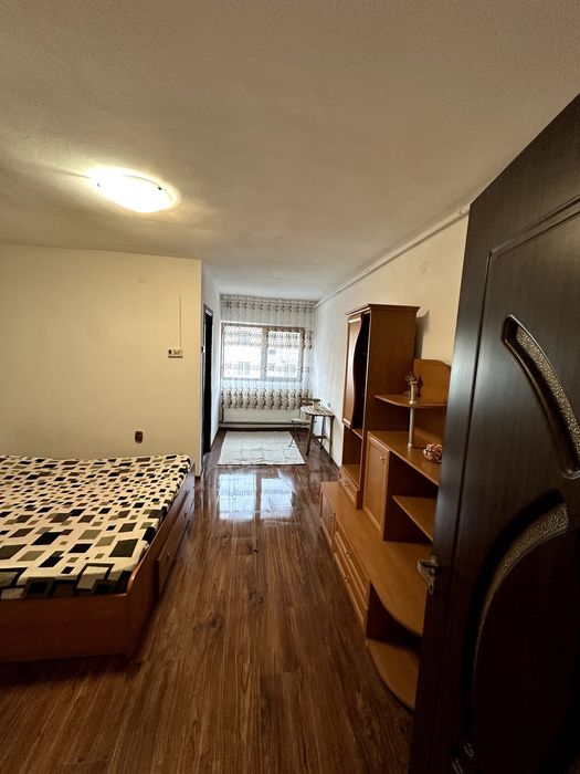 Vand garsoniera cf 1, strada 9 Mai, Tg-Jiu