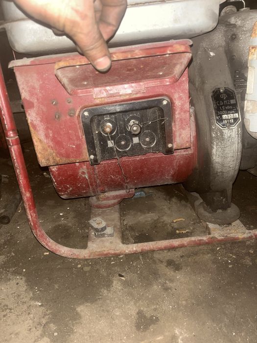 Бензиновый генератор