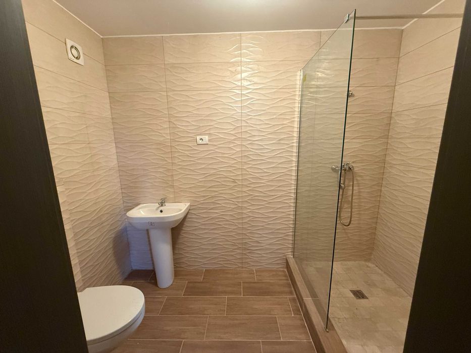Spațiu semidemisol de vânzare – ideal pentru investiție / business, Mamaia Nord