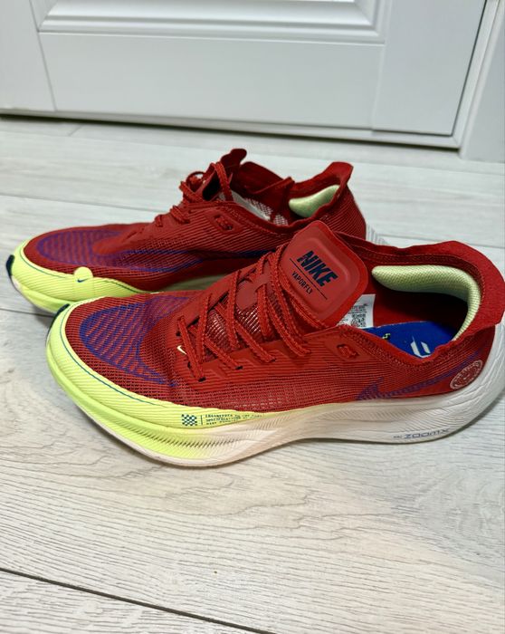 Продам кроссовки Nike