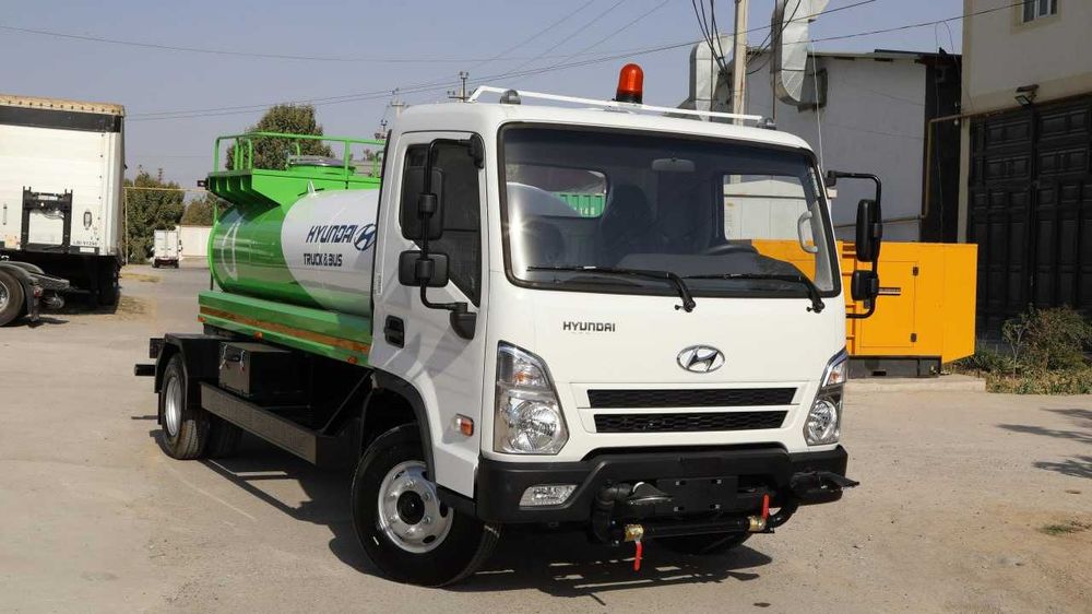 Поливомоечная машина  4 м3 HYUNDAI EX8