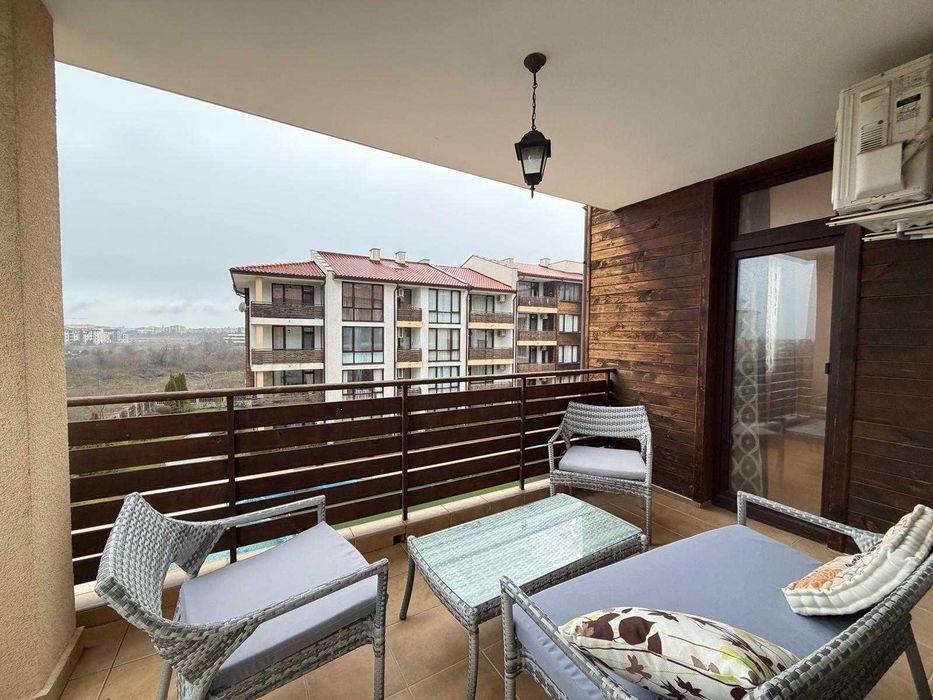 Просторен апартамент с 2 спални, Несебр