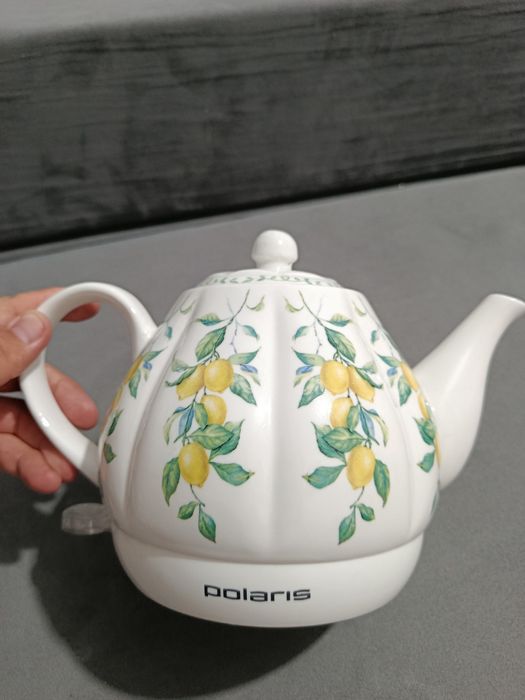 Электрочайник Polaris