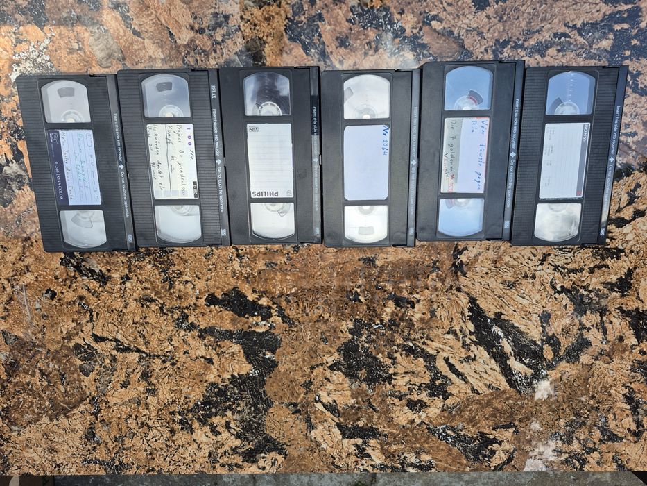 Vând Lot 18 casete video VHS originale colectie de filme diferite genuri pentru  reinregistrare