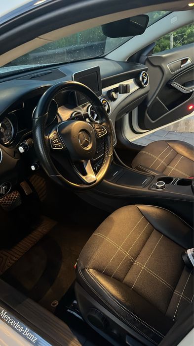 Mercedes Benz CLA220