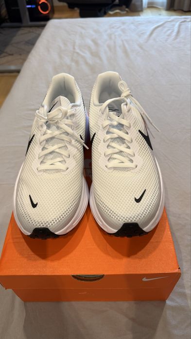 Nike Revolution 8 / Размер: 44,5 ЧИСТО НОВИ!