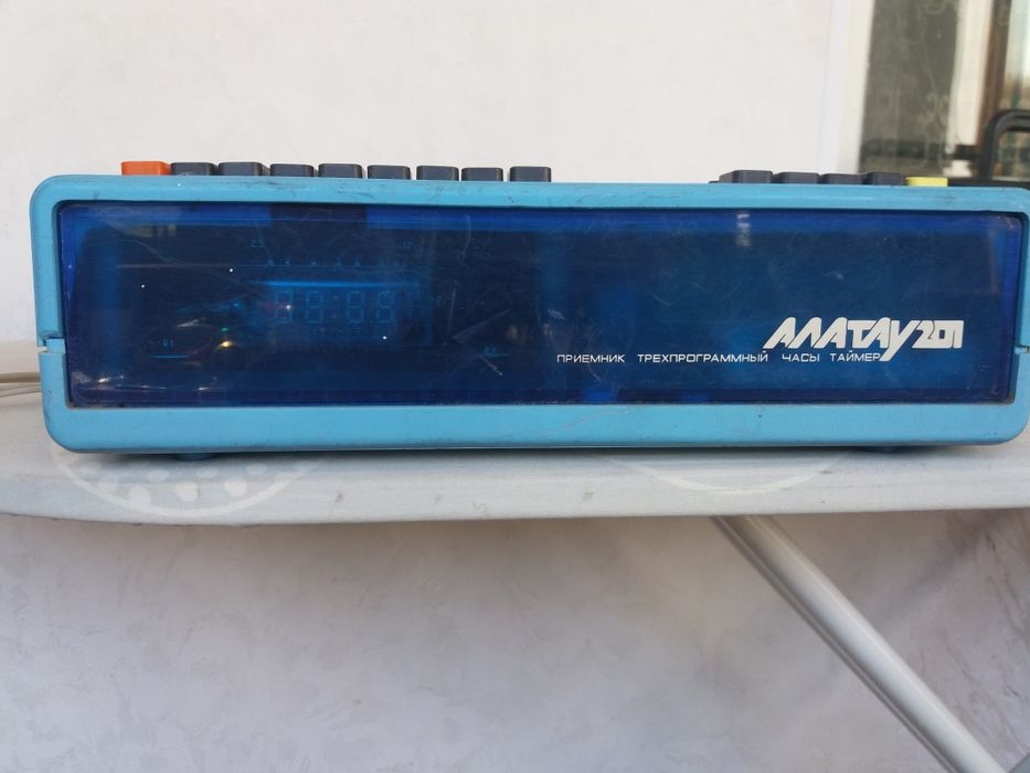 Приемник   +  Часы   Алатау 201.  СССР.