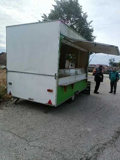 Оборудвана мобилна кухня