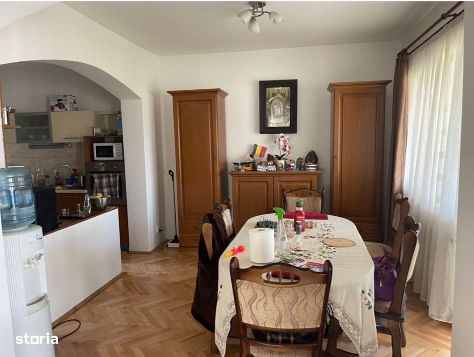 Casa NOUA 6 camere 7 bai teren 1.300 mp ,panouri foto-voltaice Orlat