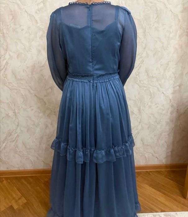 Продам платье 48 размера